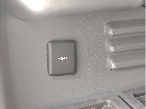 Car image 33