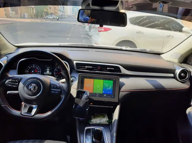Car image 15