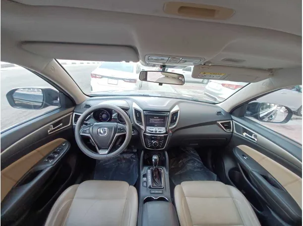 Car image 13