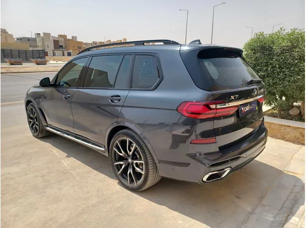 Car image 7