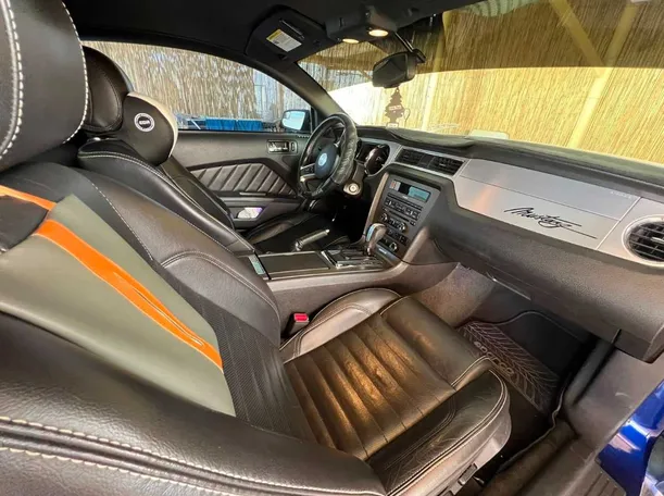 Car image 14