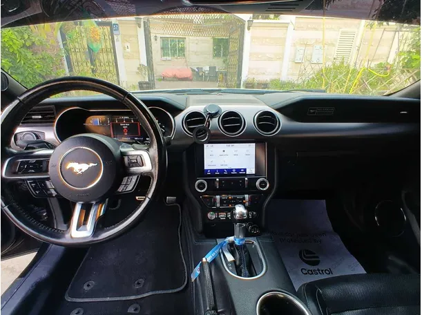 Car image 15