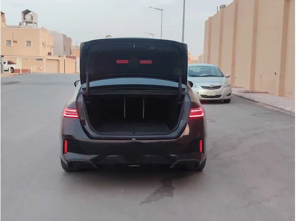 Car image 27