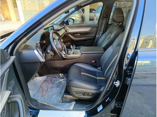 Car image 13