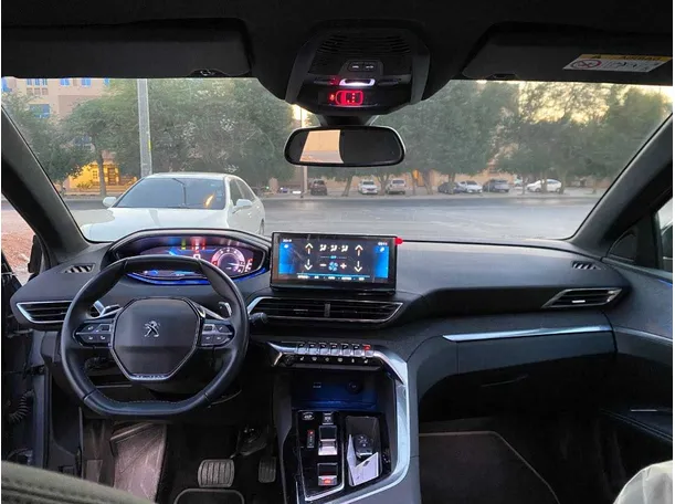 Car image 15