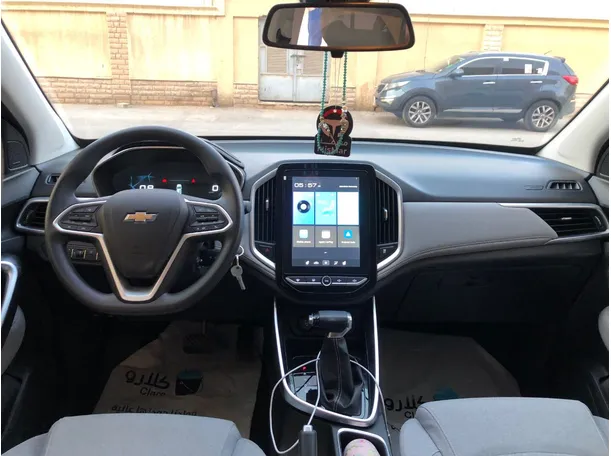 Car image 14
