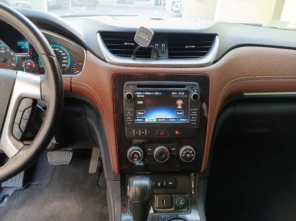 Car image 18