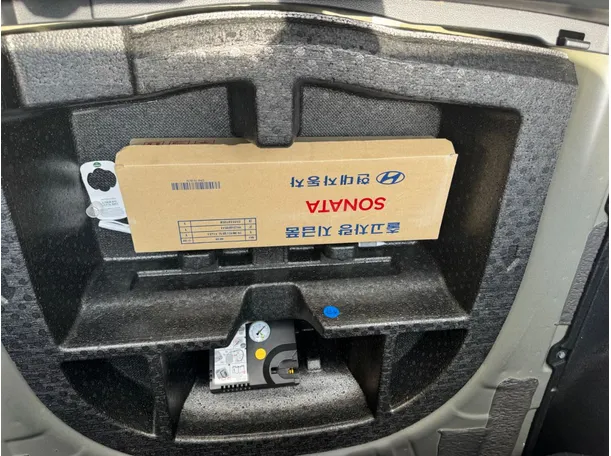 Car image 22
