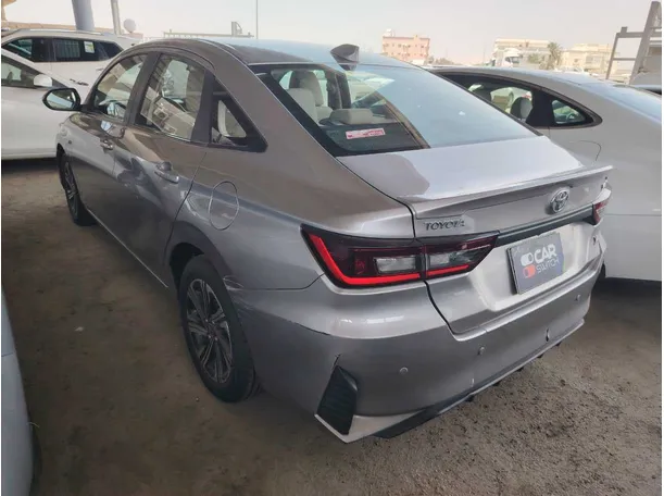 Car image 7