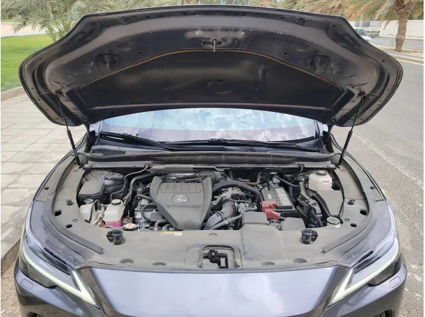 Car image 40