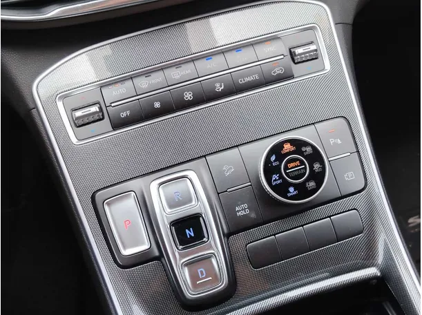 Car image 24