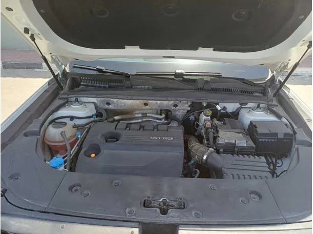 Car image 25