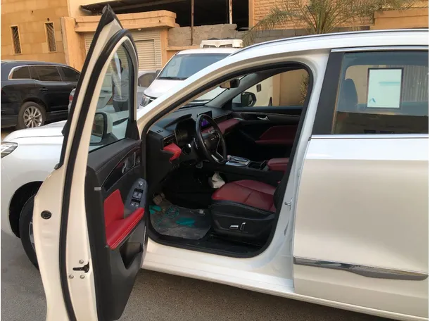 Car image 11