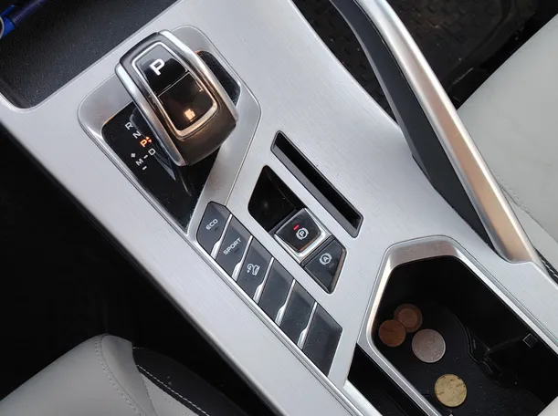 Car image 21