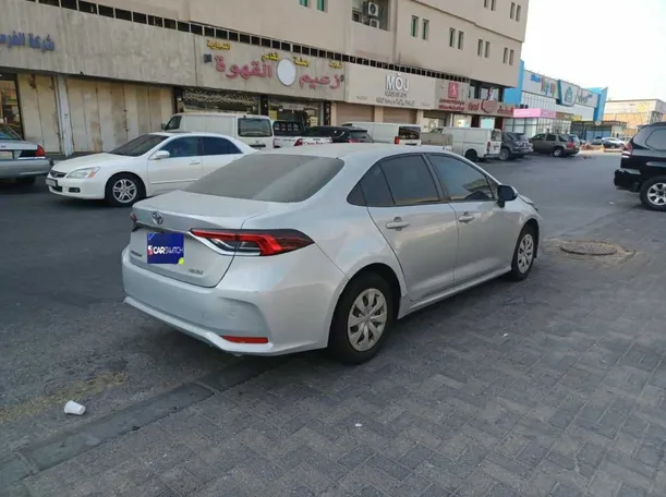 Car image 5