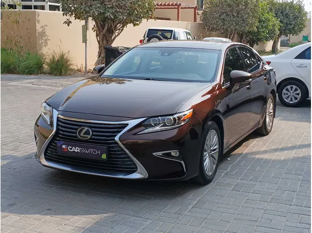 2016 لكزس ES250 في الإمارات