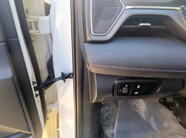 Car image 33