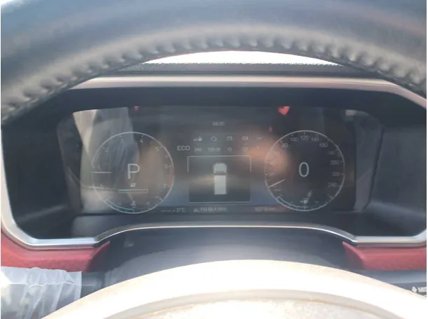 Car image 17