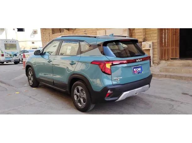 Car image 7