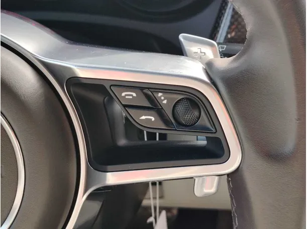 Car image 34