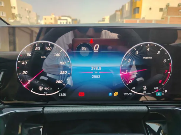 Car image 27