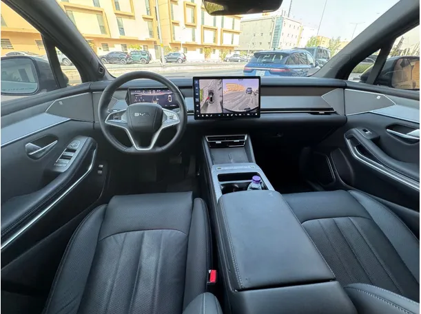 Car image 15
