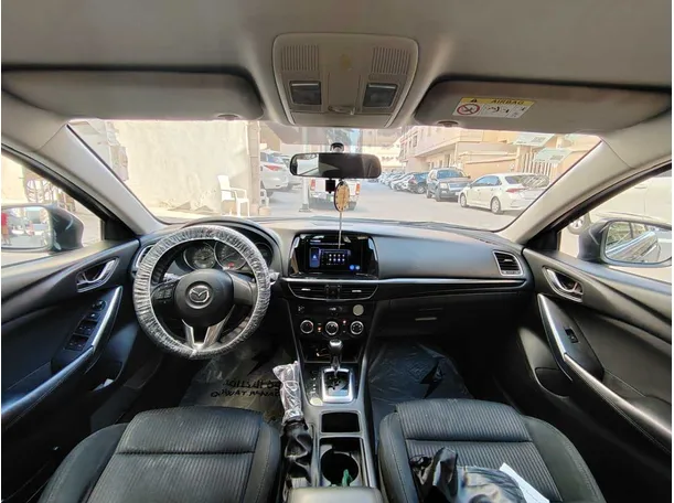 Car image 18