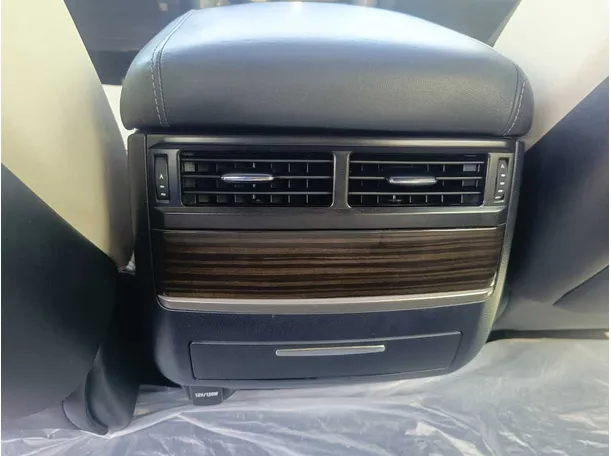 Car image 34