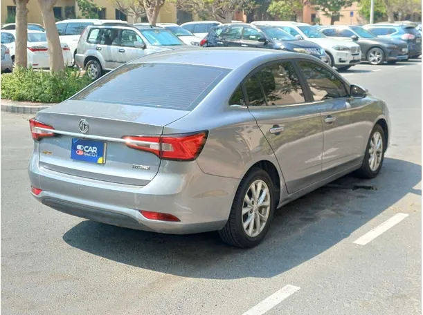 Car image 7