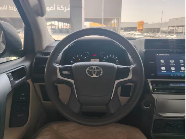 Car image 24