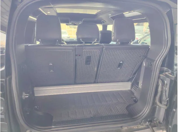 Car image 30