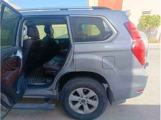 Car image 17