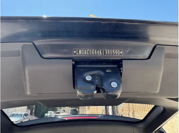 Car image 20
