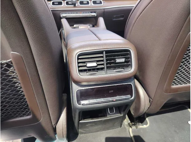 Car image 34