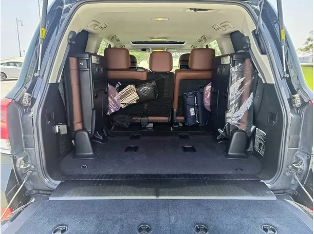Car image 32