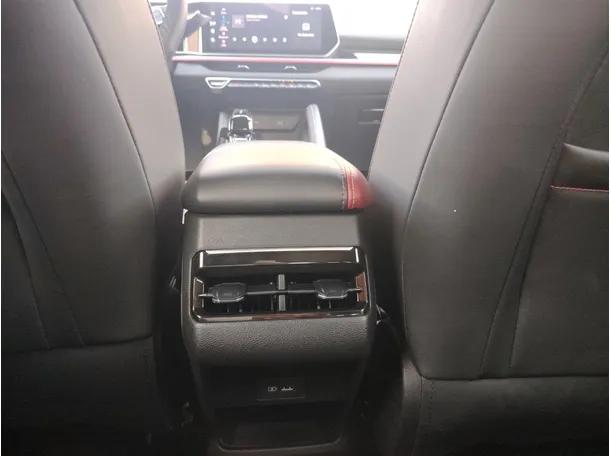 Car image 29