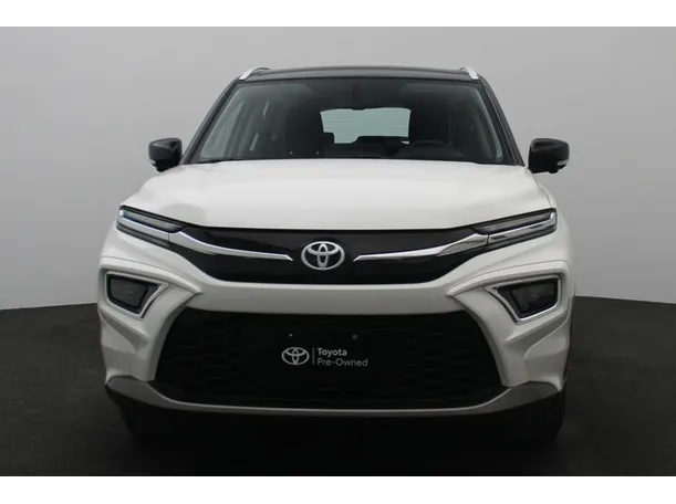 Car image 11