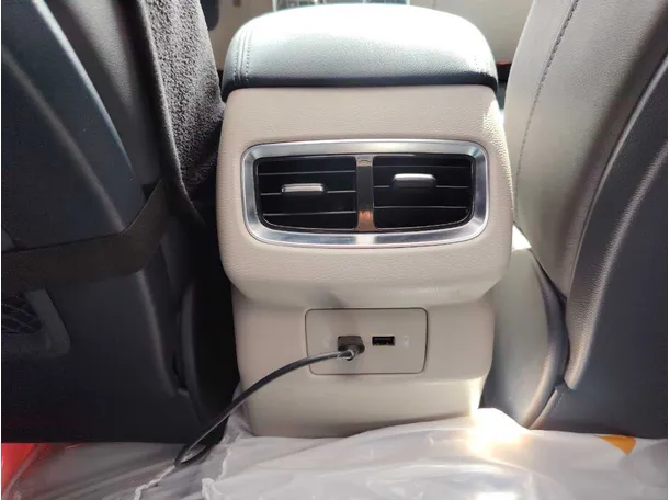 Car image 24