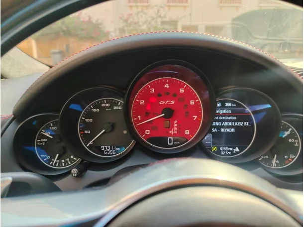 Car image 25