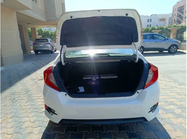 Car image 23