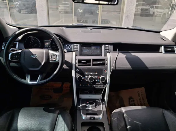Car image 15