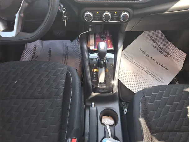 Car image 15