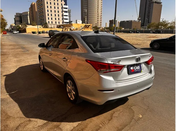 Car image 7