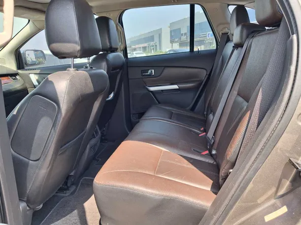 Car image 13