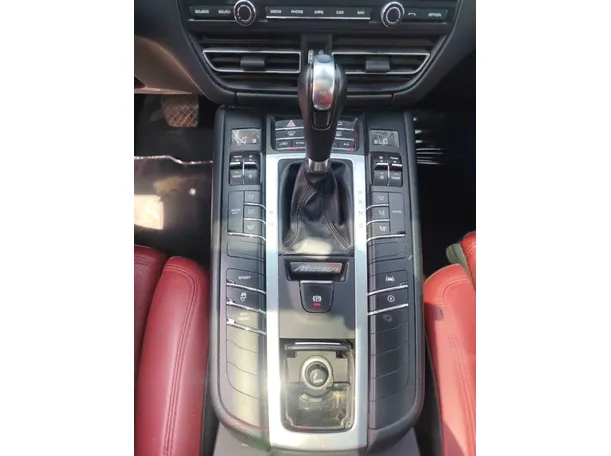 Car image 20