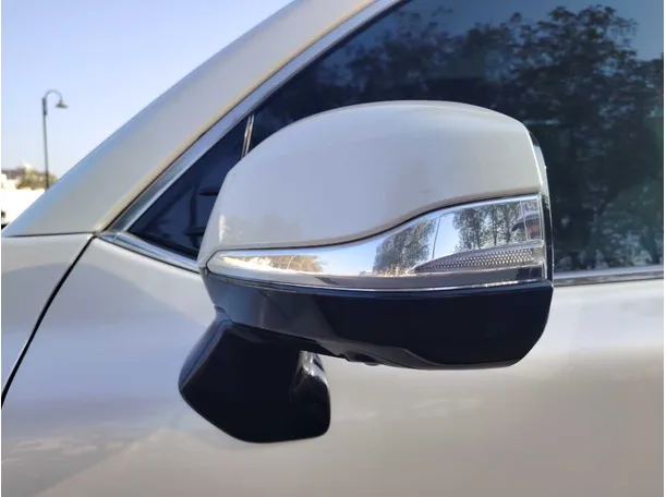 Car image 32