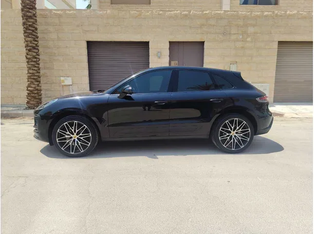 Car image 8