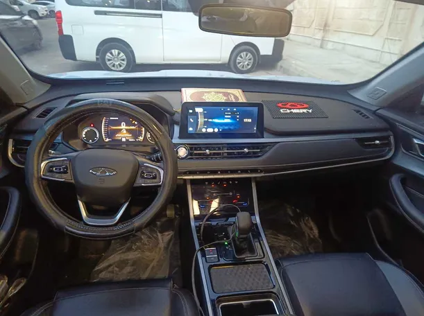 Car image 19