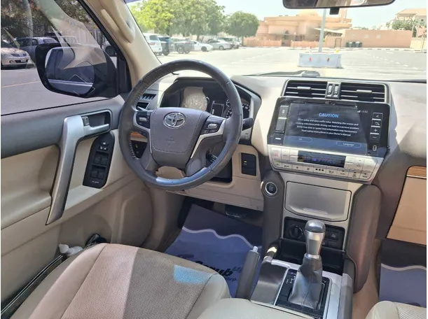 Car image 17