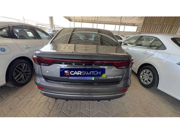 Car image 5